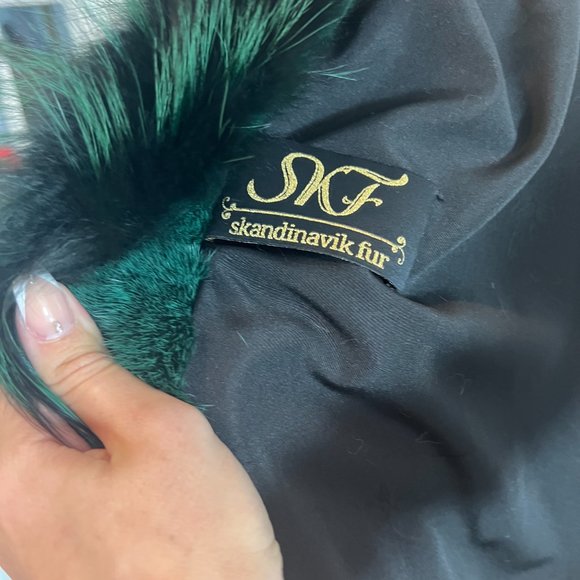 COPY - Skandinavik Fur Emerald Green fur coat With Fox collar - Picture 3 of 3